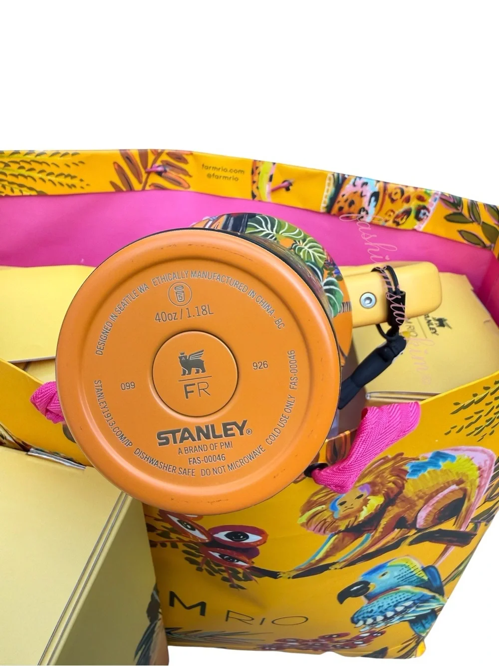 Stanley x FARM Rio 40oz Quencher Tumbler Tropical woods Toucan NWT w/ Box